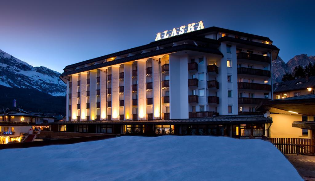 Hotel Alaska Cortina Кортіна-д'Ампеццо Екстер'єр фото