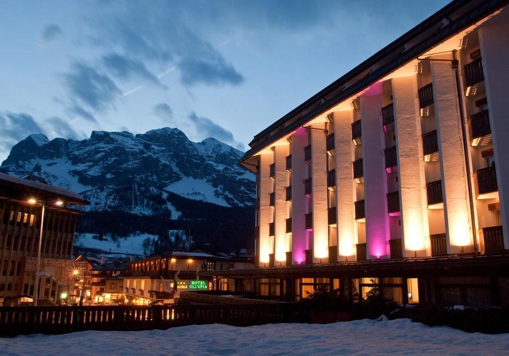 Hotel Alaska Cortina Кортіна-д'Ампеццо Екстер'єр фото