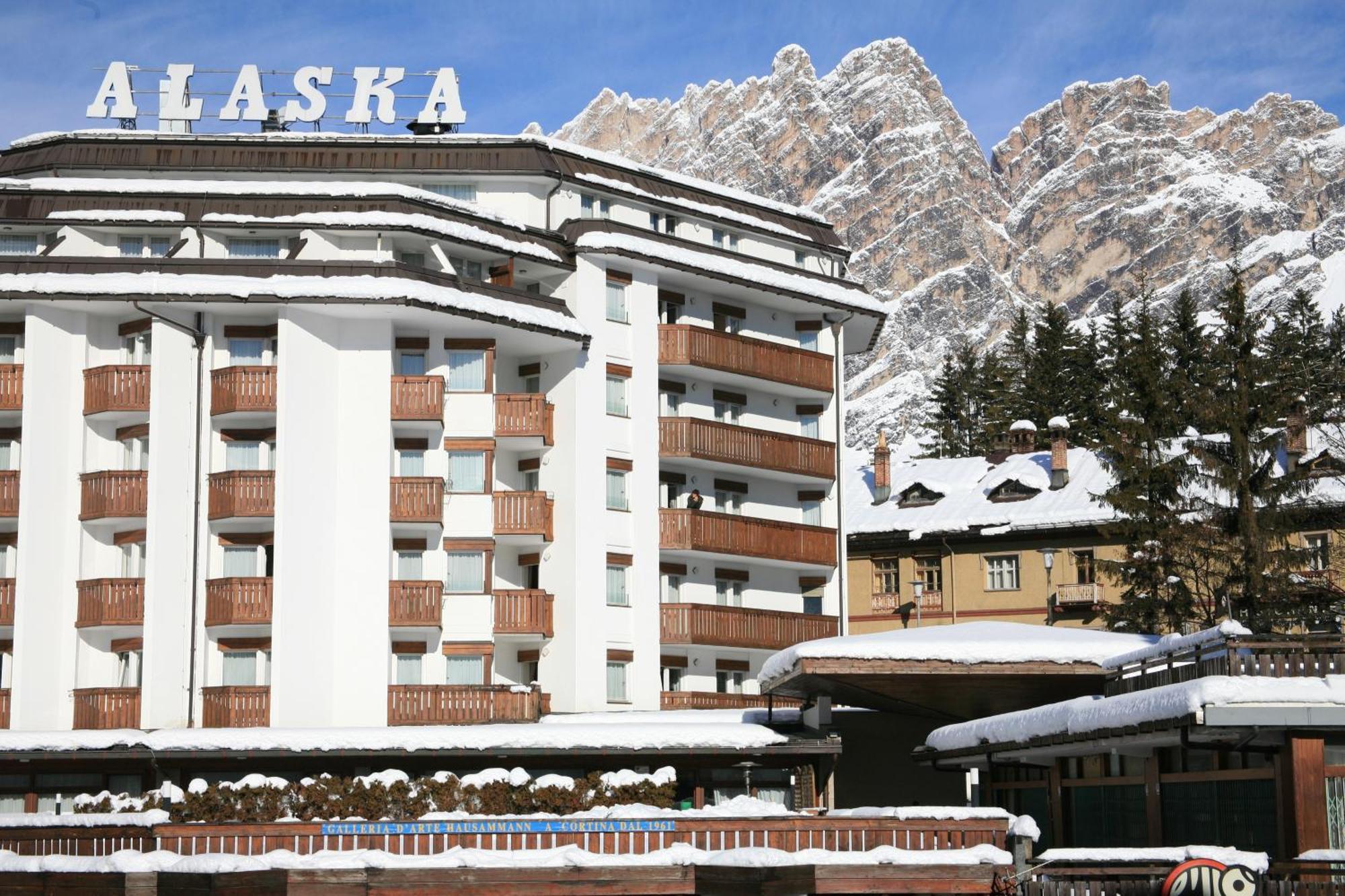 Hotel Alaska Cortina Кортіна-д'Ампеццо Екстер'єр фото