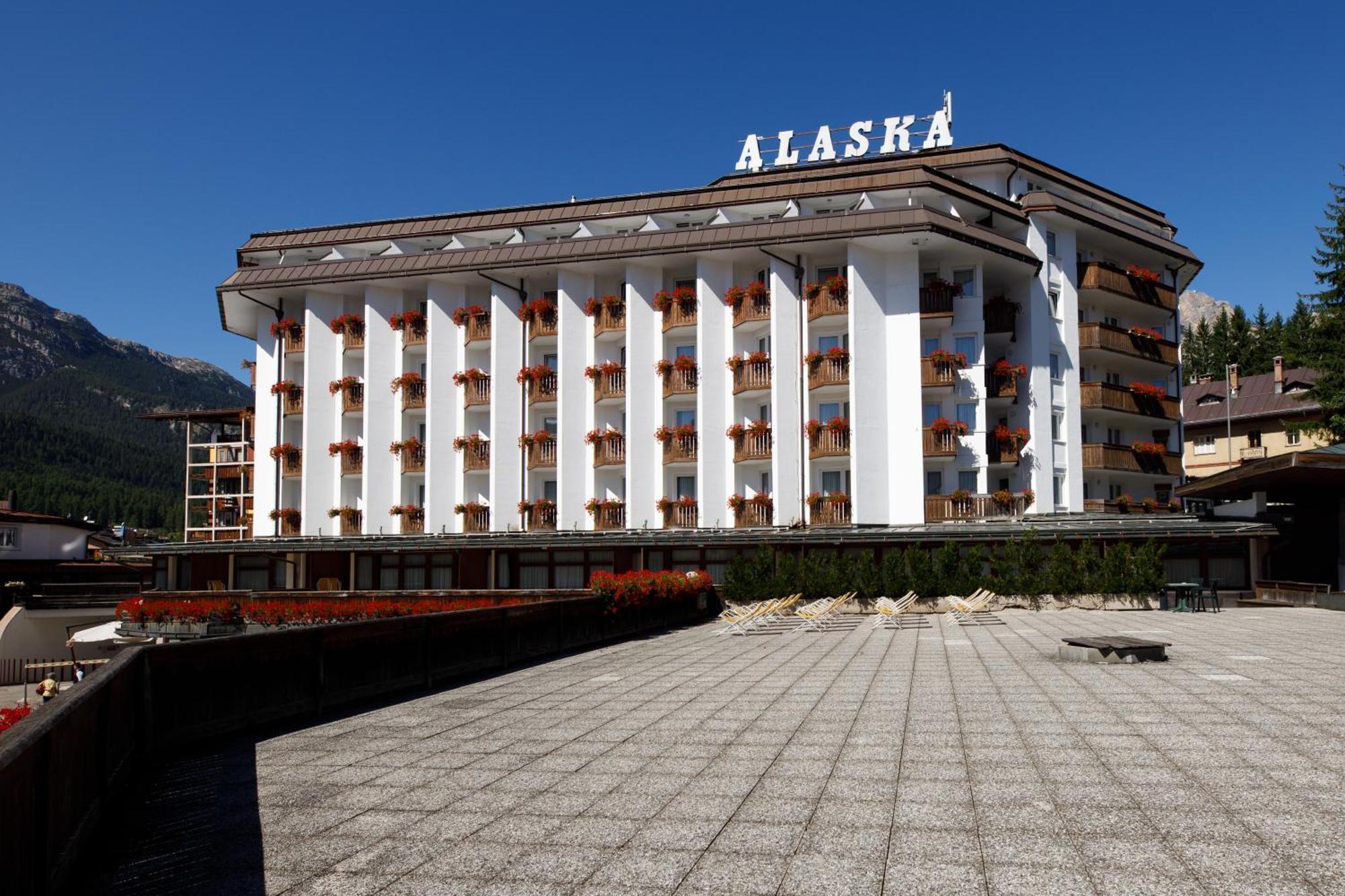 Hotel Alaska Cortina Кортіна-д'Ампеццо Екстер'єр фото