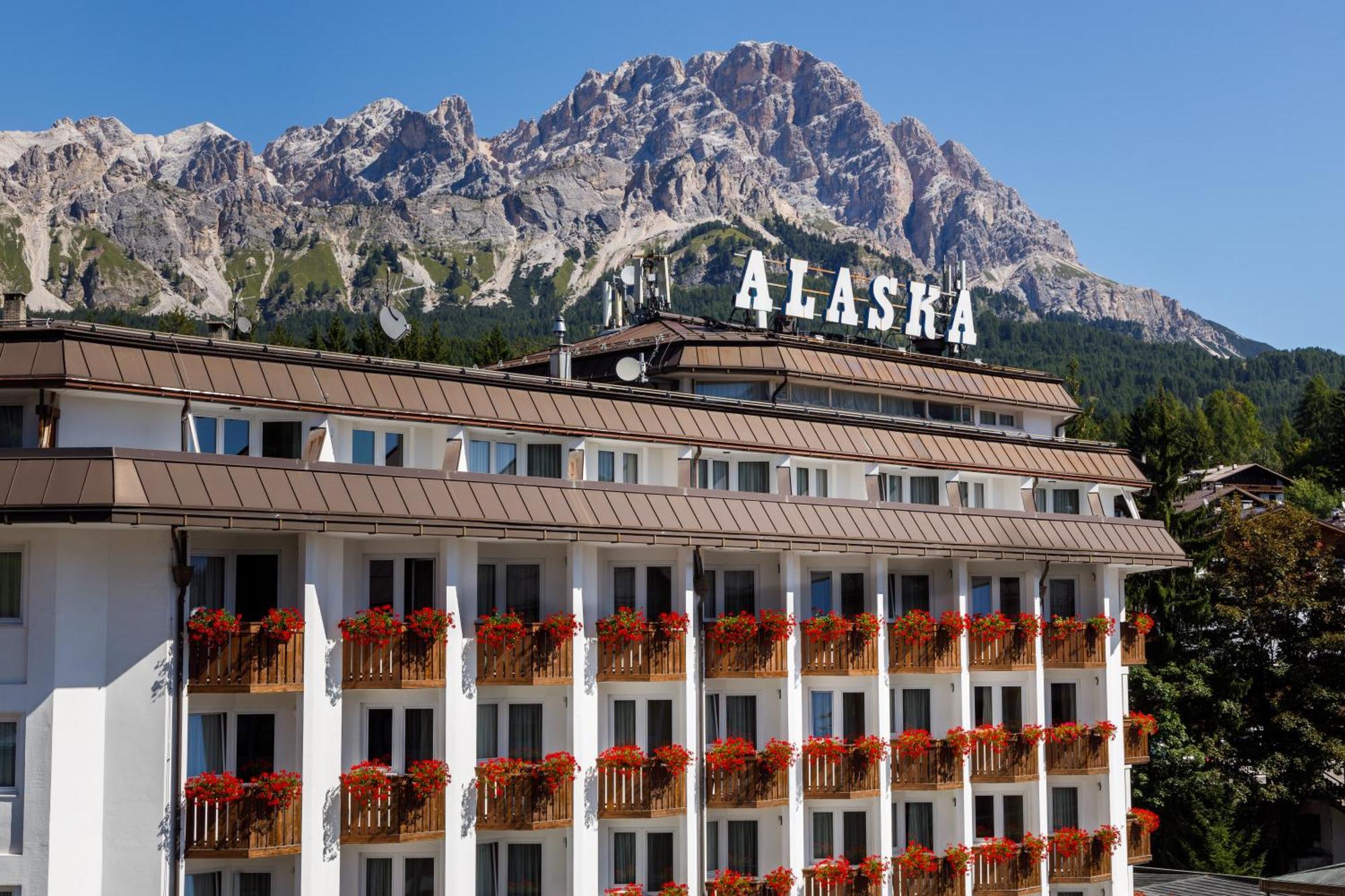 Hotel Alaska Cortina Кортіна-д'Ампеццо Екстер'єр фото