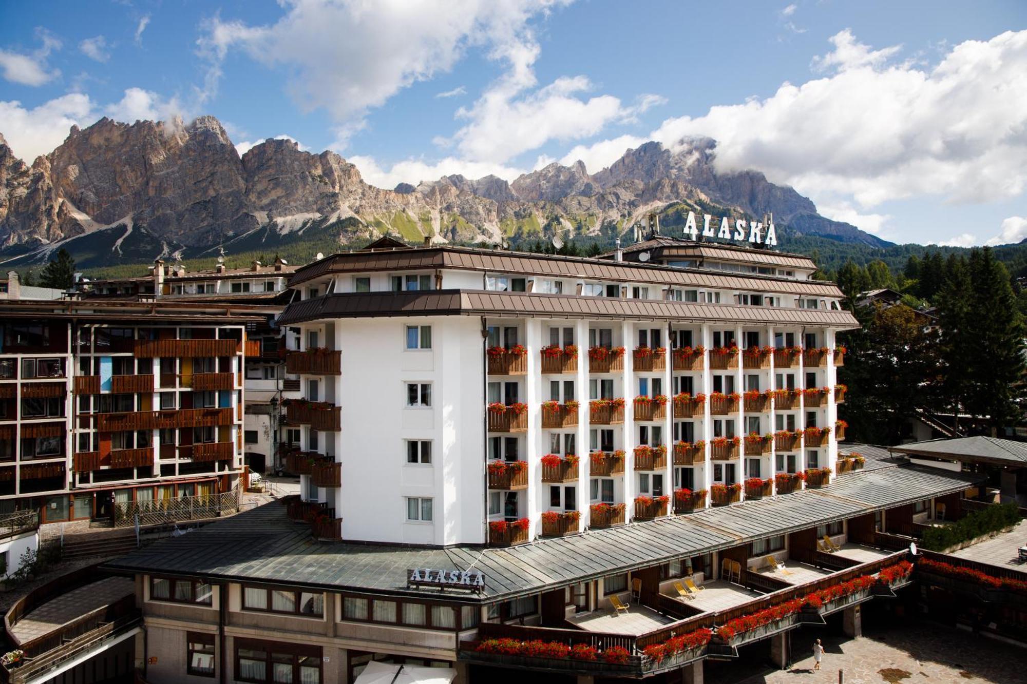 Hotel Alaska Cortina Кортіна-д'Ампеццо Екстер'єр фото